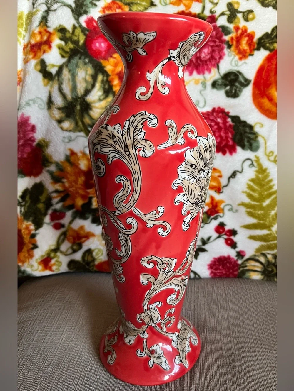 Red Decorative China Ceramic Vase Set - Elegant Scroll Motif